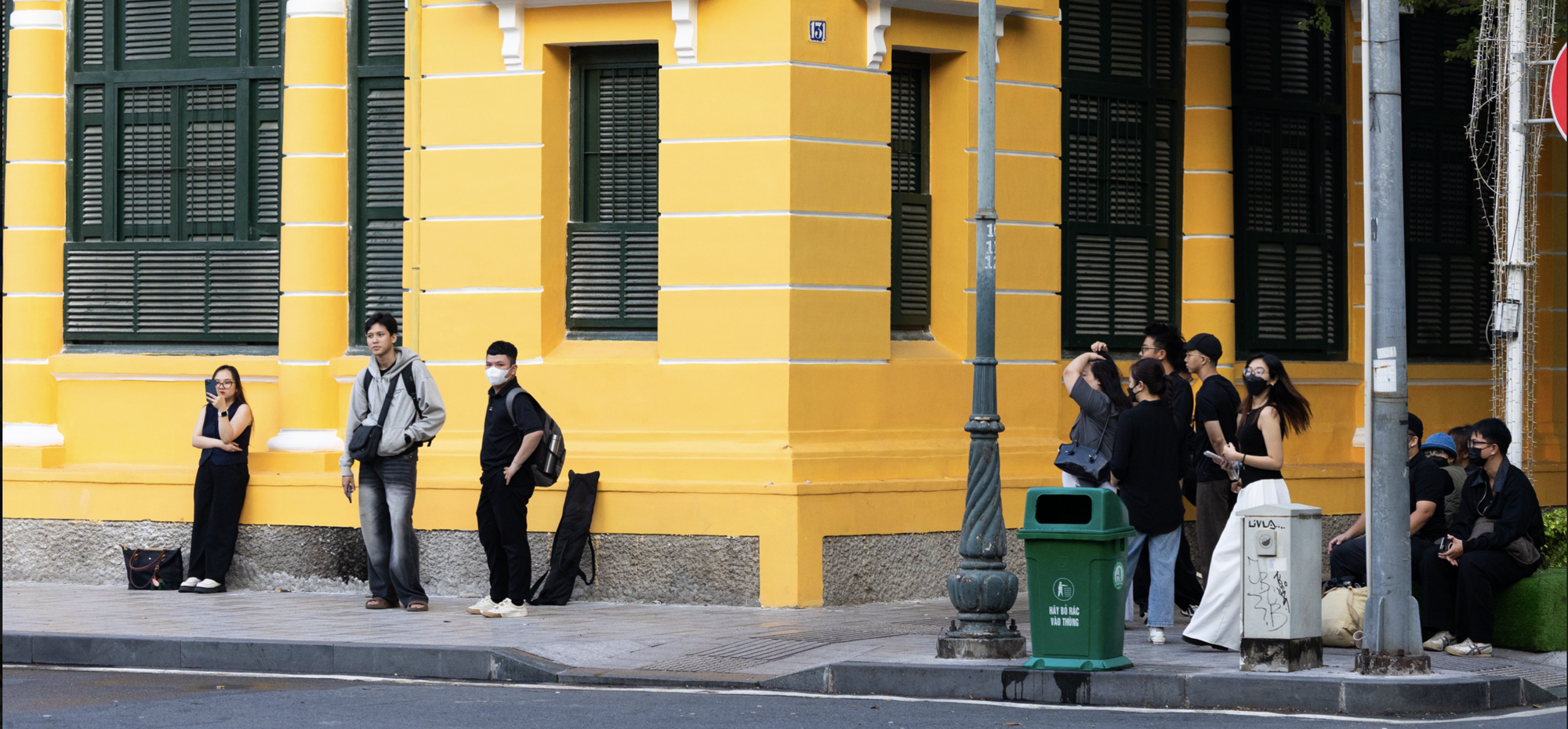 Xét xử vụ kẹo Kera: Những hình ảnh đầu tiên tại toà của Hoa hậu Thuỳ Tiên, Hằng Du Mục và Quang Linh Vlog- Ảnh 5.