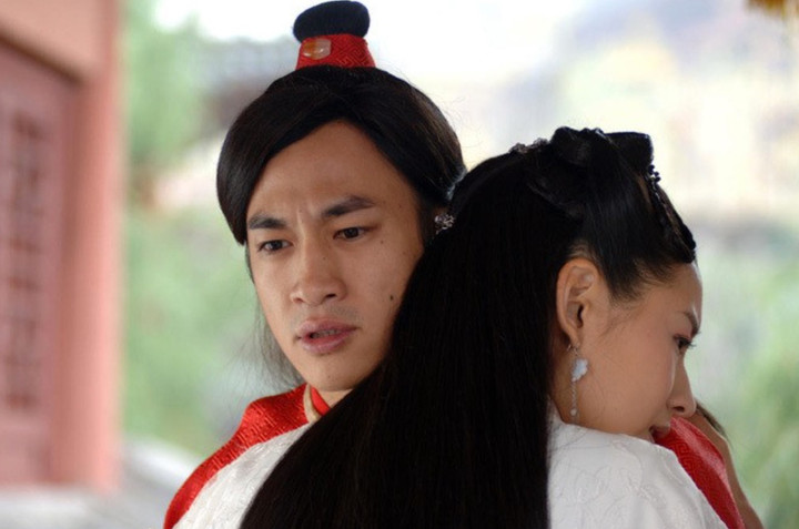 1763511077 195 Cuoc doi trai nguoc cua 2 tai tu dong vai