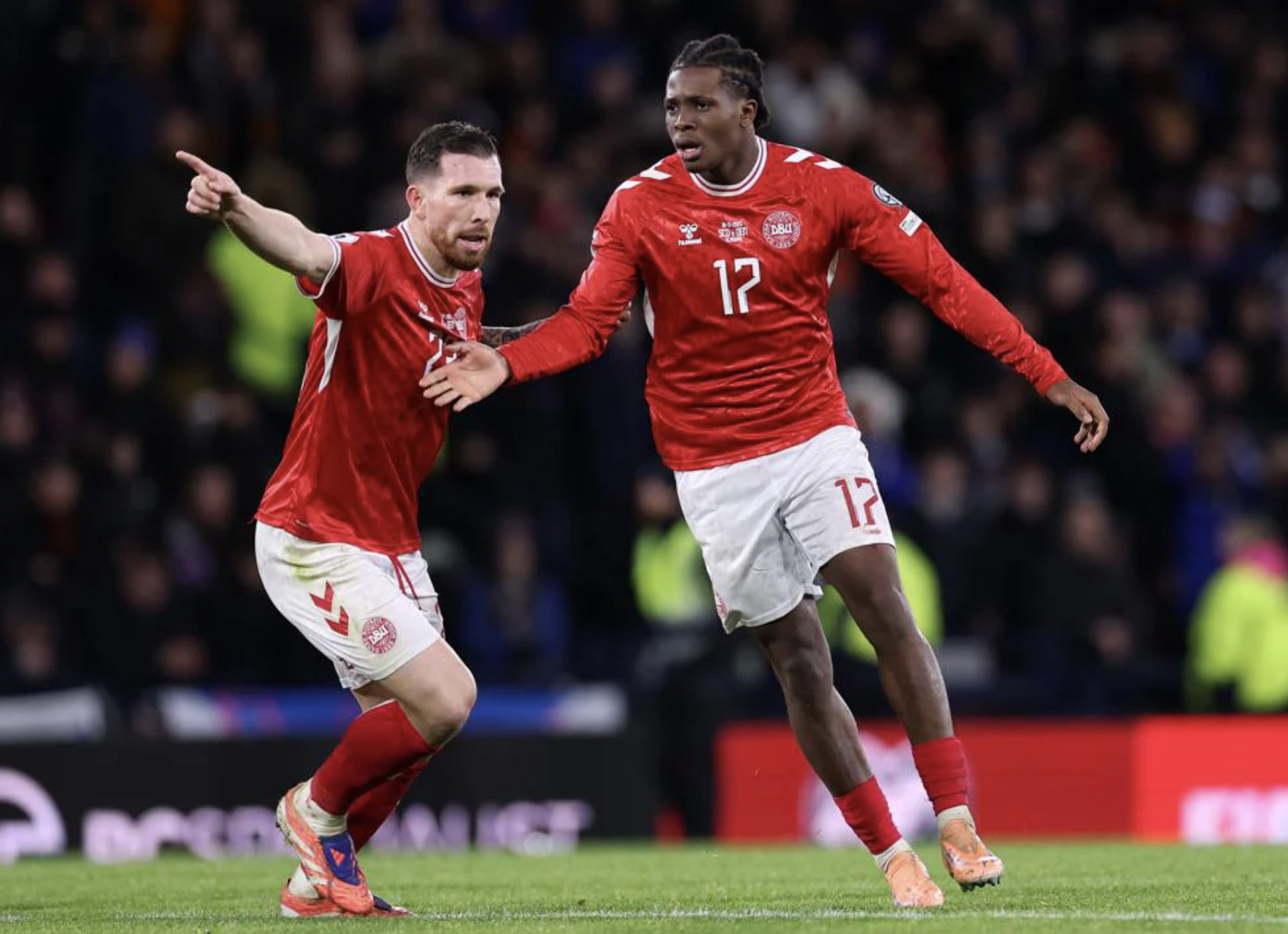 Thắng nghẹt thở Đan Mạch, 