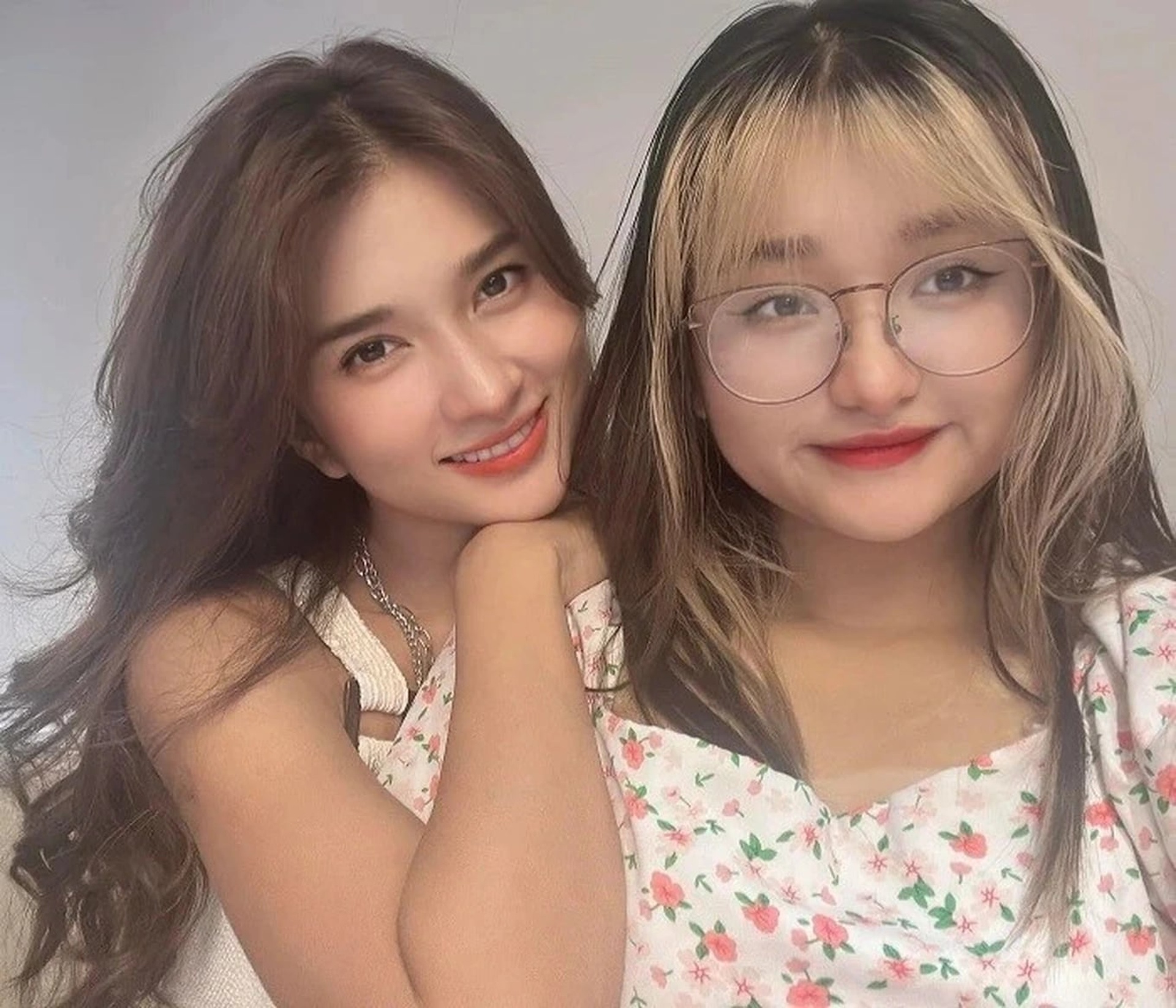 NSƯT Kim Tuyến: Mẹ đơn thân gợi cảm, nghi vấn hẹn hò chị đẹp kém 8 tuổi - 6 NSƯT Kim Tuyến: Mẹ đơn thân gợi cảm, nghi vấn hẹn hò chị đẹp kém 8 tuổi - 6