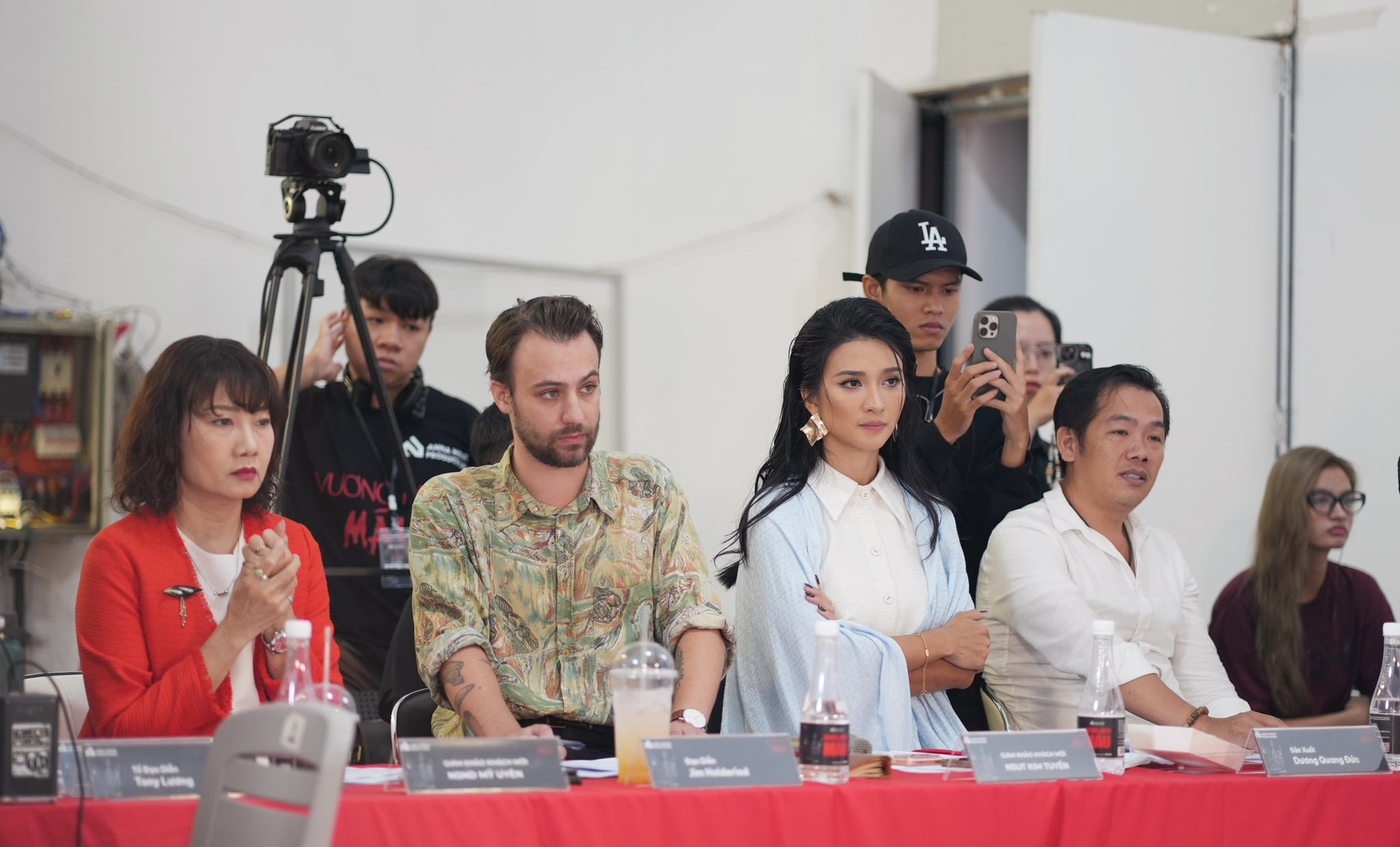 NSƯT Kim Tuyến: Mẹ đơn thân gợi cảm, nghi vấn hẹn hò chị đẹp kém 8 tuổi - 10 NSƯT Kim Tuyến: Mẹ đơn thân gợi cảm, nghi vấn hẹn hò chị đẹp kém 8 tuổi - 10