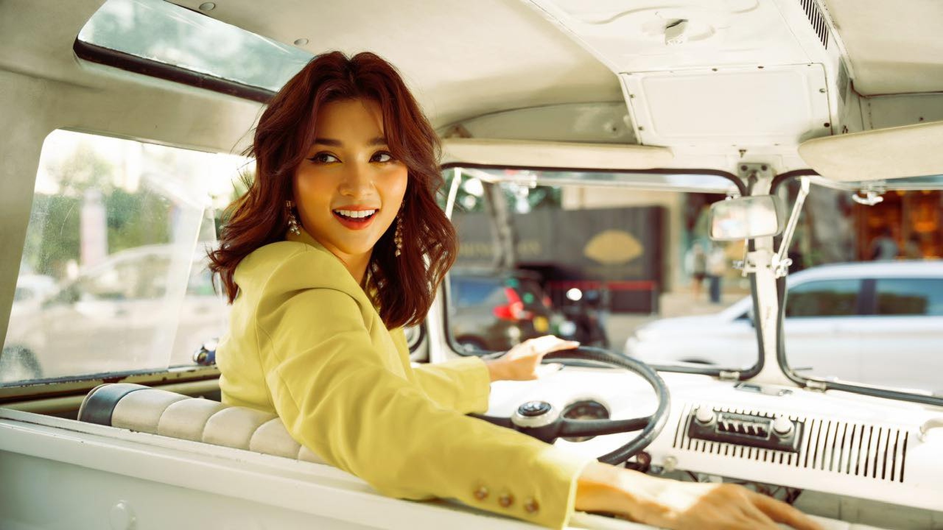 NSƯT Kim Tuyến: Mẹ đơn thân gợi cảm, nghi vấn hẹn hò chị đẹp kém 8 tuổi - 12 NSƯT Kim Tuyến: Mẹ đơn thân gợi cảm, nghi vấn hẹn hò chị đẹp kém 8 tuổi - 12