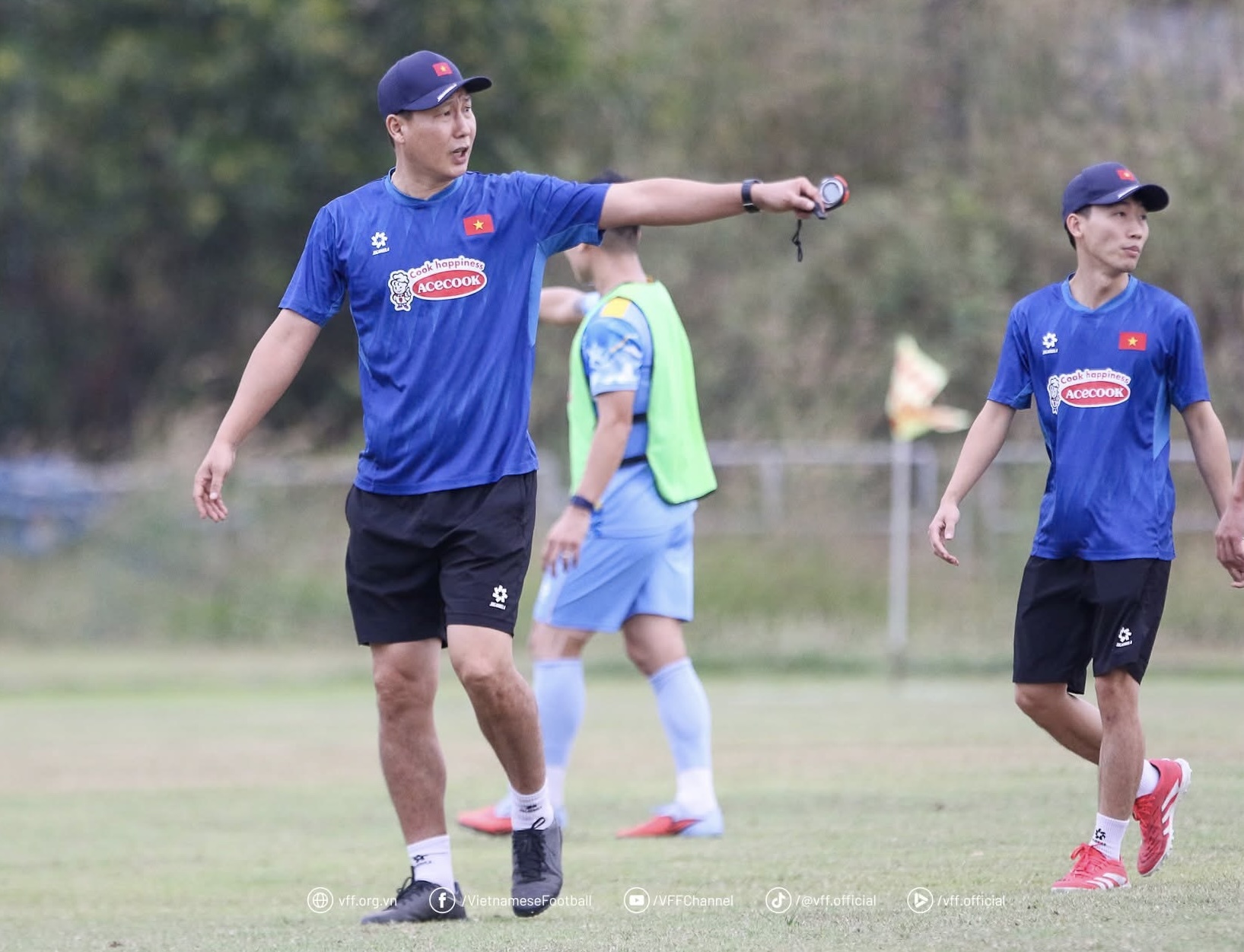 Thầy Kim tạm chia tay đội tuyển Việt Nam sau trận gặp Lào, tái ngộ U.23 cho HCV SEA Games- Ảnh 3.