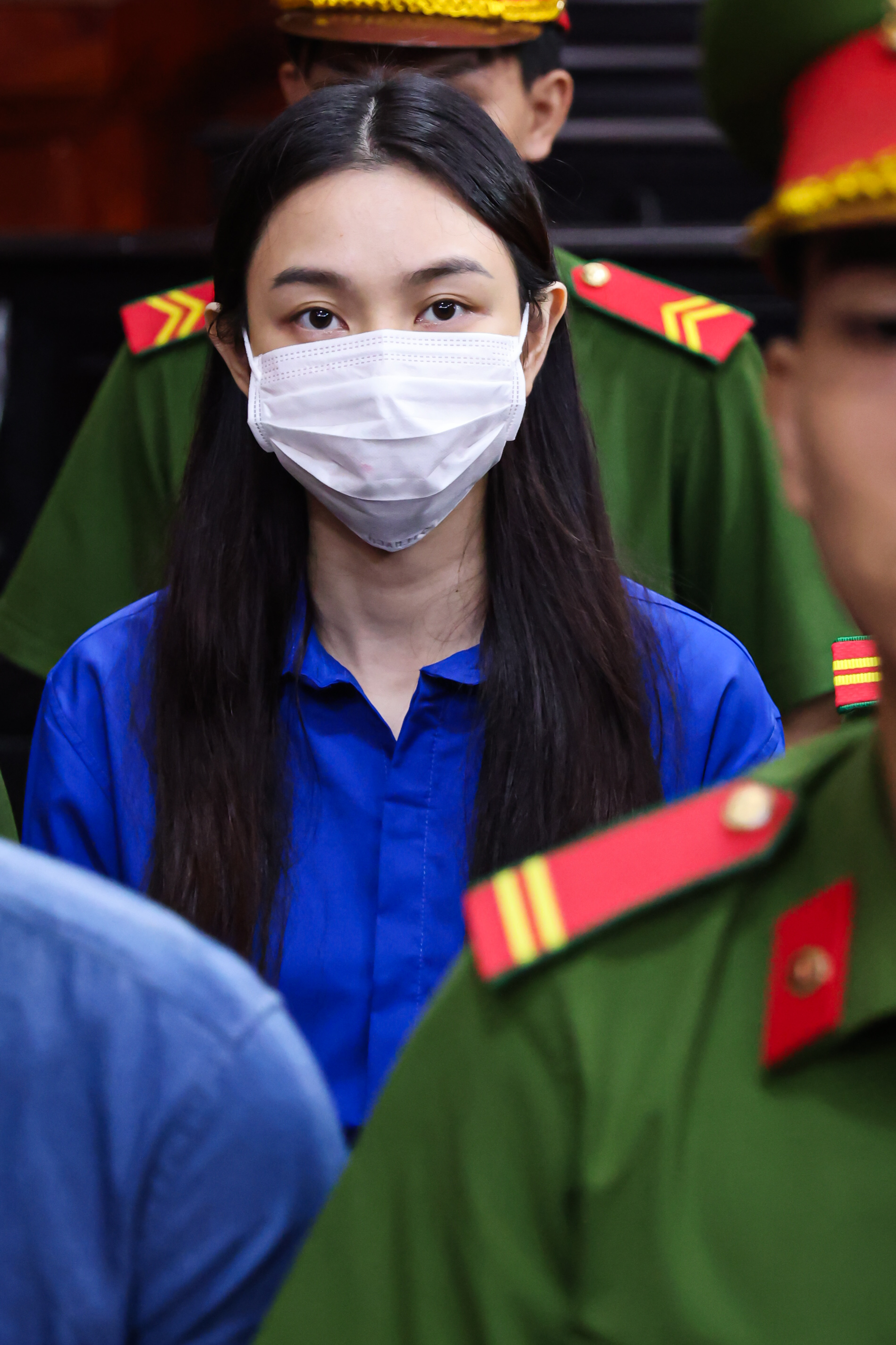 Thái độ của Thuỳ Tiên trong phiên toà xét xử vụ án Kẹo Kera, một ánh mắt nói lên tất cả- Ảnh 6. Thái độ của Thuỳ Tiên trong phiên toà xét xử vụ án Kẹo Kera, một ánh mắt nói lên tất cả- Ảnh 6.