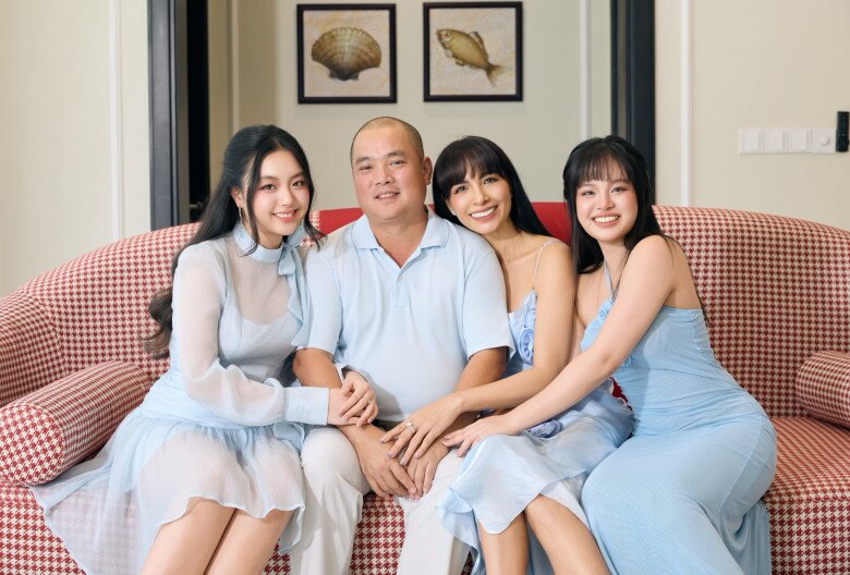 Gia đình hạnh phúc của Thúy Hạnh và Minh Khang.