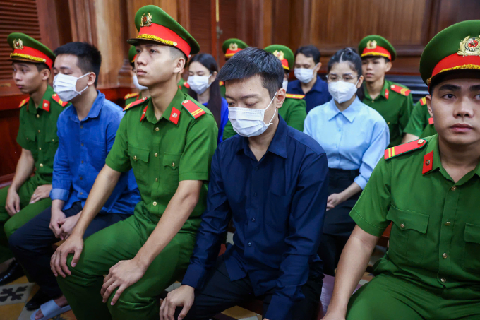 Các bị cáo tại tòa. Ảnh: Quỳnh Trần