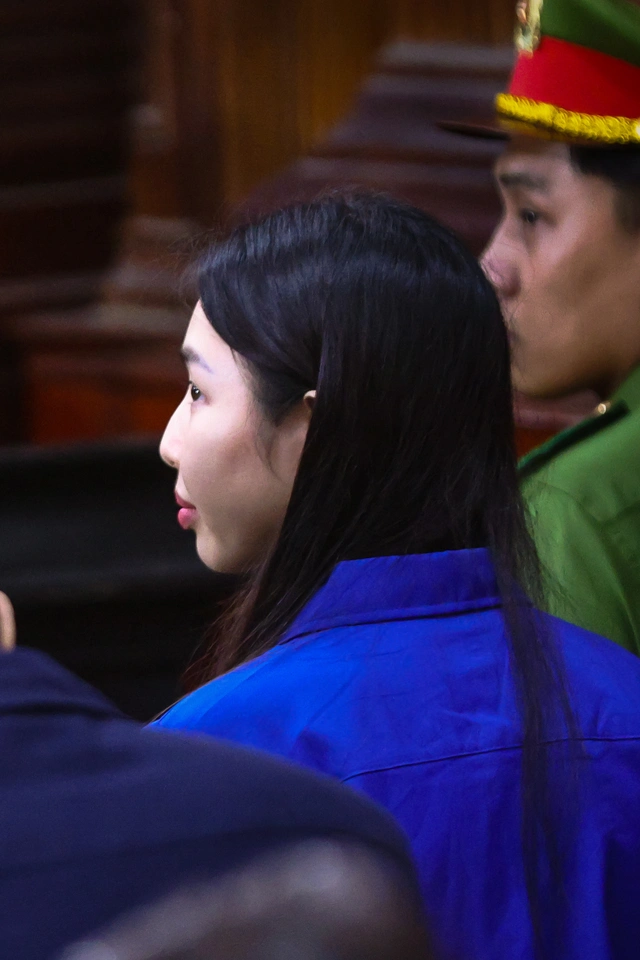 Thuỳ Tiên khai nhận 