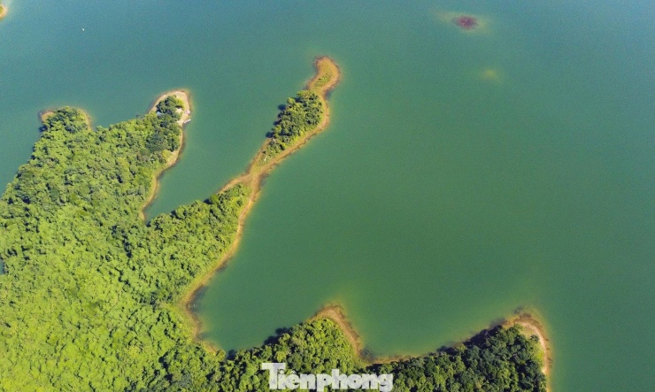 Ngỡ ngàng cảnh sắc đẹp như tranh thủy mặc ở Bến En - 3