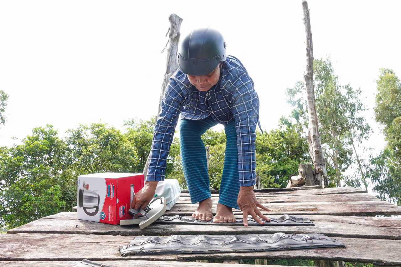 Báo Thanh Niên khánh thành cây cầu mơ ước tại vùng biên giới Giang Thành- Ảnh 5.