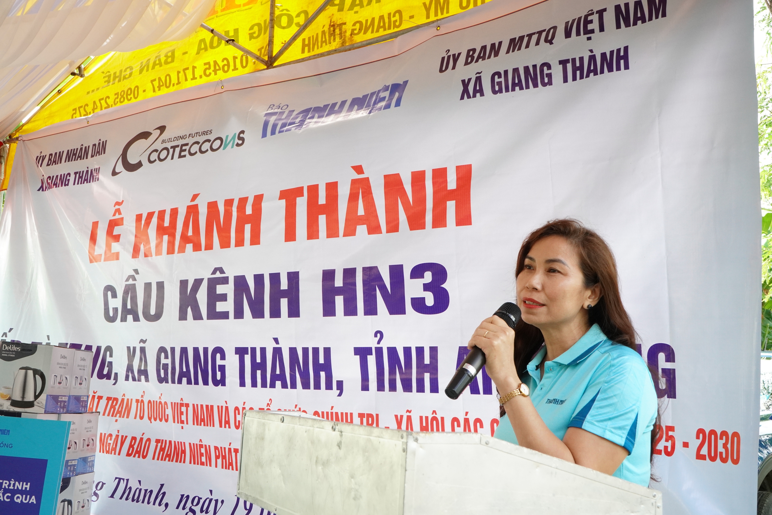 Báo Thanh Niên khánh thành cây cầu mơ ước tại vùng biên giới Giang Thành- Ảnh 7.