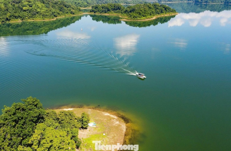 Ngỡ ngàng cảnh sắc đẹp như tranh thủy mặc ở Bến En - 6