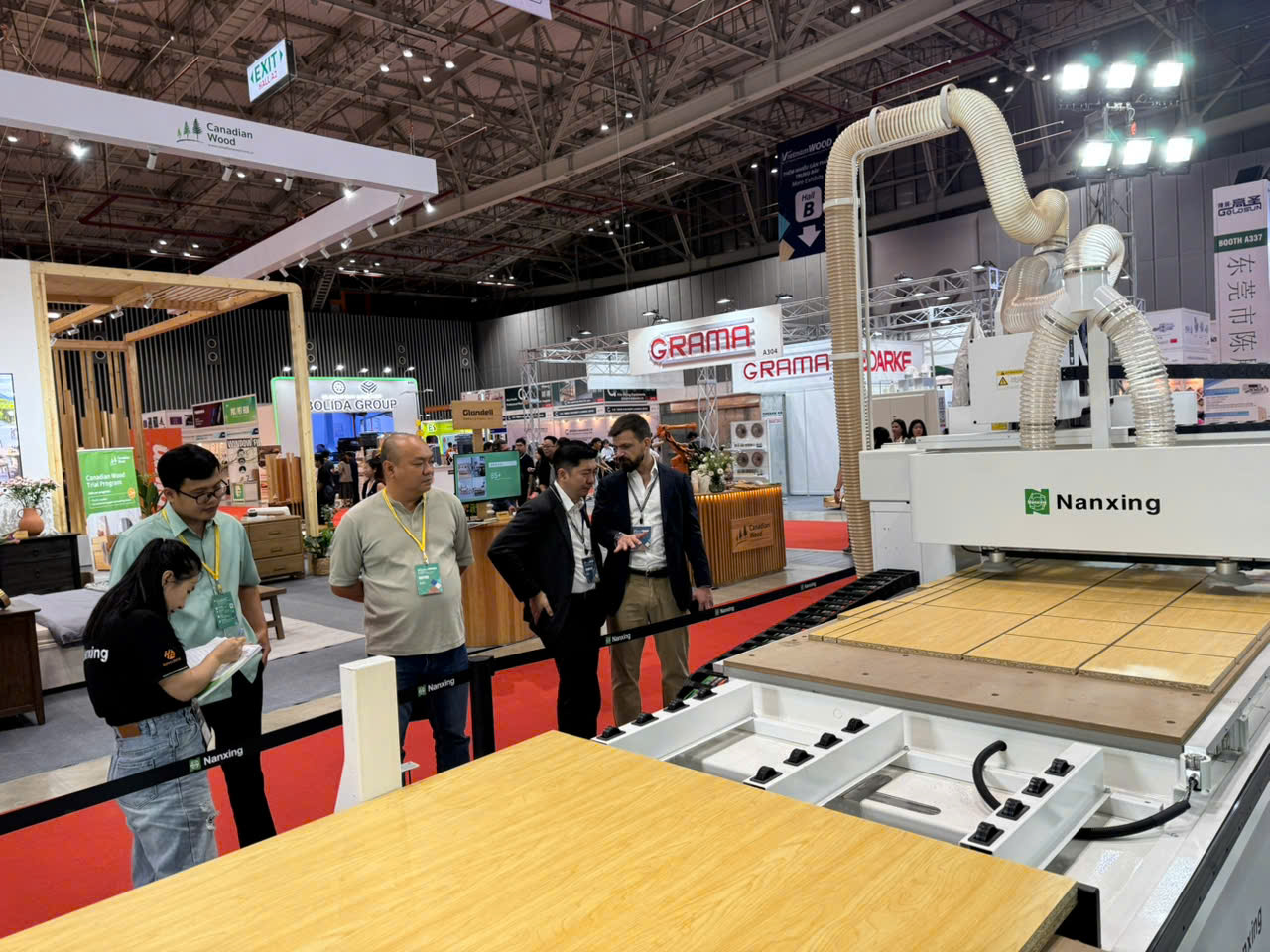 Ngành gỗ trình làng những công nghệ, máy móc tối tân- Ảnh 4.