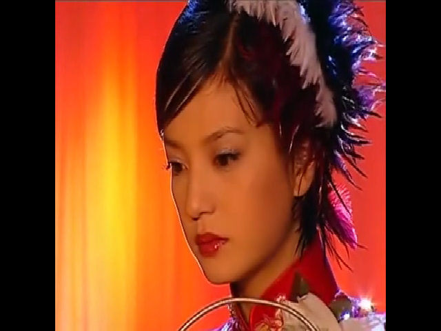 'Bến xe ly biệt' - Triệu Vy