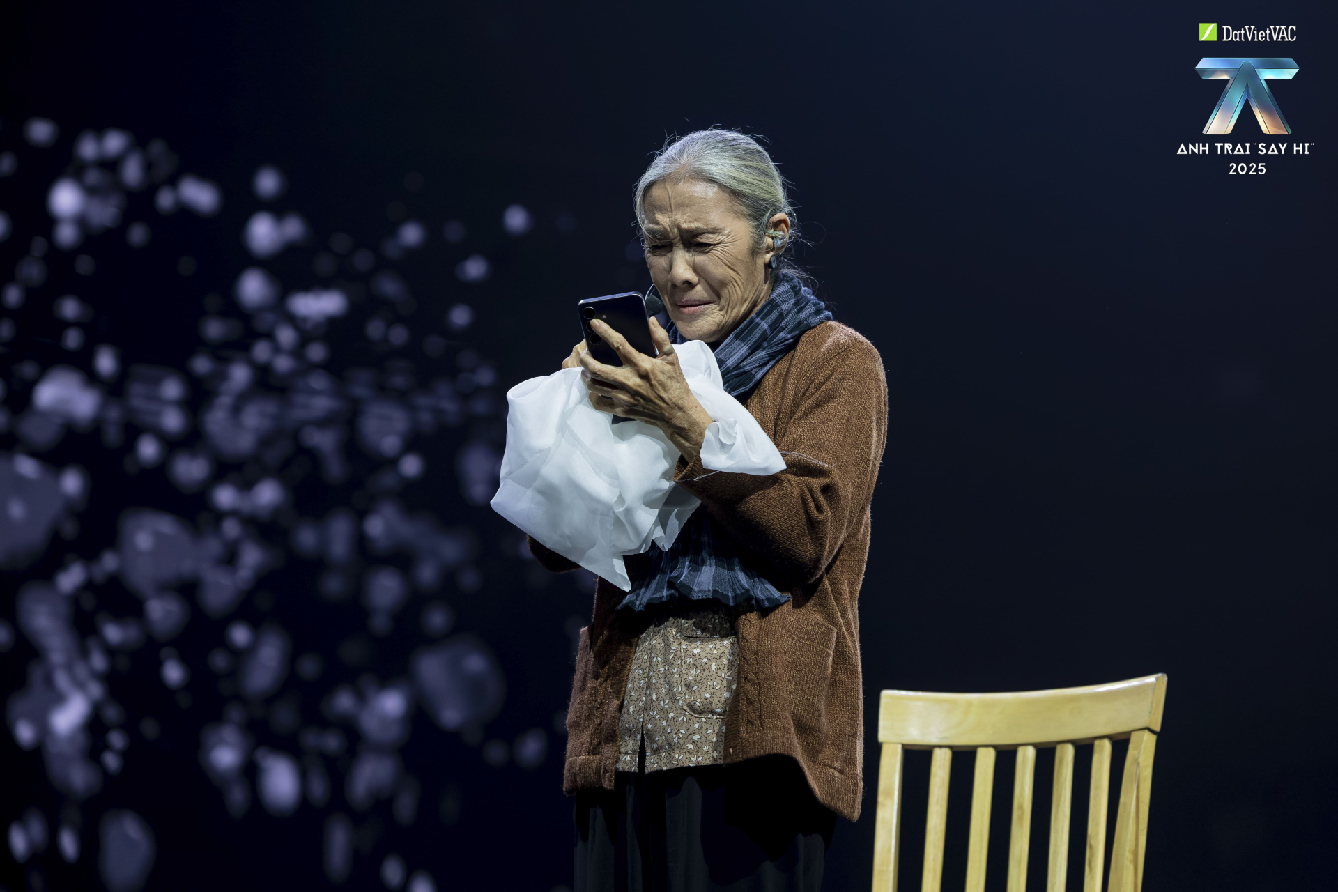 1763541997 780 Hau truong Livestage 4 Anh Trai Say Hi he lo