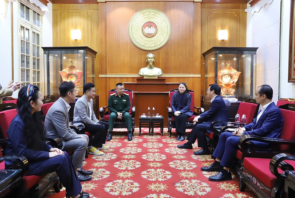 Tôi! Người Việt Nam bàn giao 5,3 tỷ đồng ủng hộ đồng bào vùng bão lũ - 2