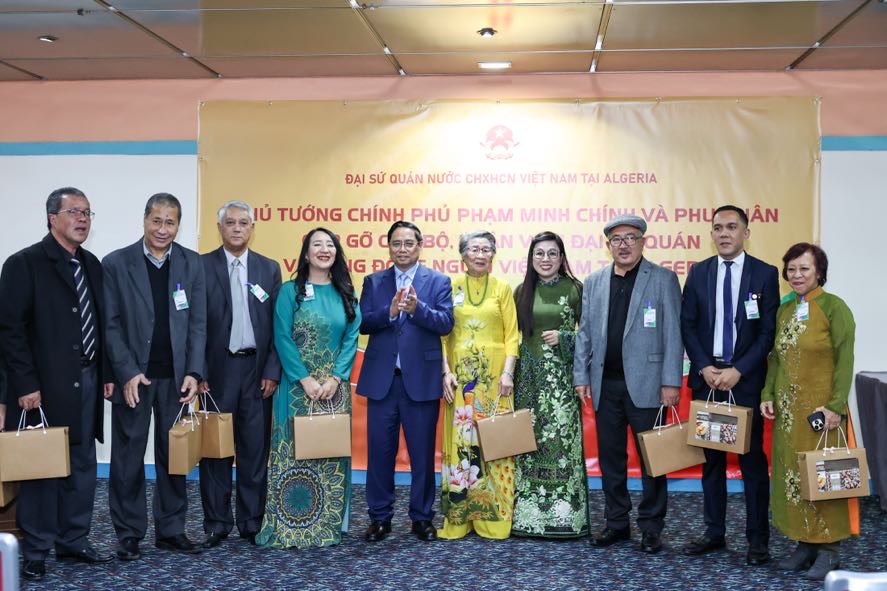 Thủ tướng Phạm Minh Chính gặp cộng đồng người Việt tại Algeria 2 Thủ tướng Phạm Minh Chính gặp mặt cộng đồng người Việt Nam tại Algeria - Ảnh 2.