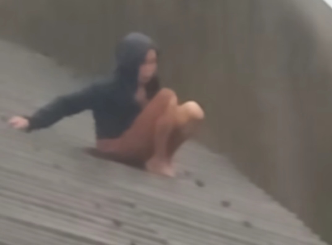 Huy động trực thăng cứu dân bị mắc kẹt do lũ lụt ở Đắk Lắk - Ảnh 2.