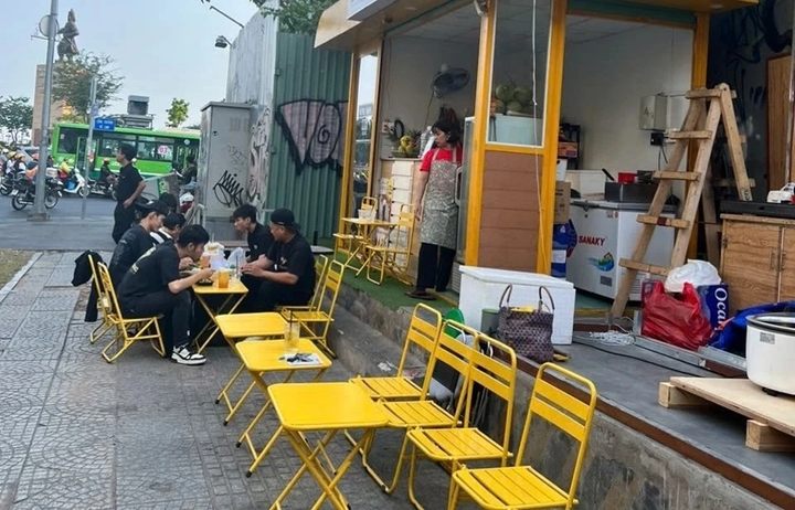 Nhà vệ sinh công cộng 500 triệu ở trung tâm TP.HCM biến mất đã 