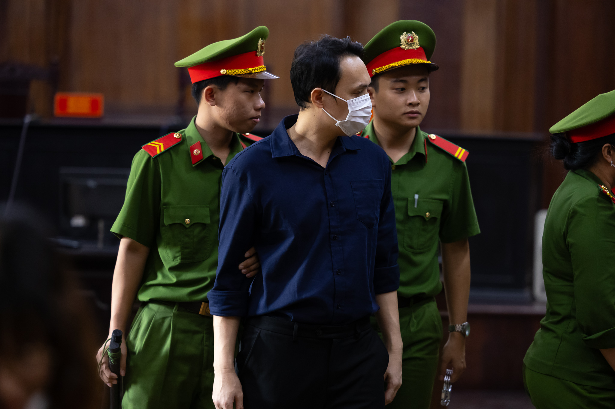 Thuỳ Tiên ôm Hằng Du Mục, vẫy tay chào mẹ sau khi nhận mức án cuối cùng- Ảnh 14.