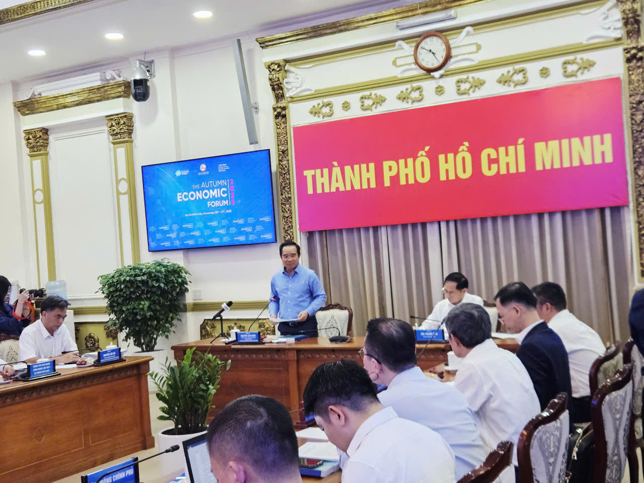 Phó thủ tướng kiểm tra tiến độ Diễn đàn kinh tế mùa thu 2025 tại TP HCM - Ảnh 3.