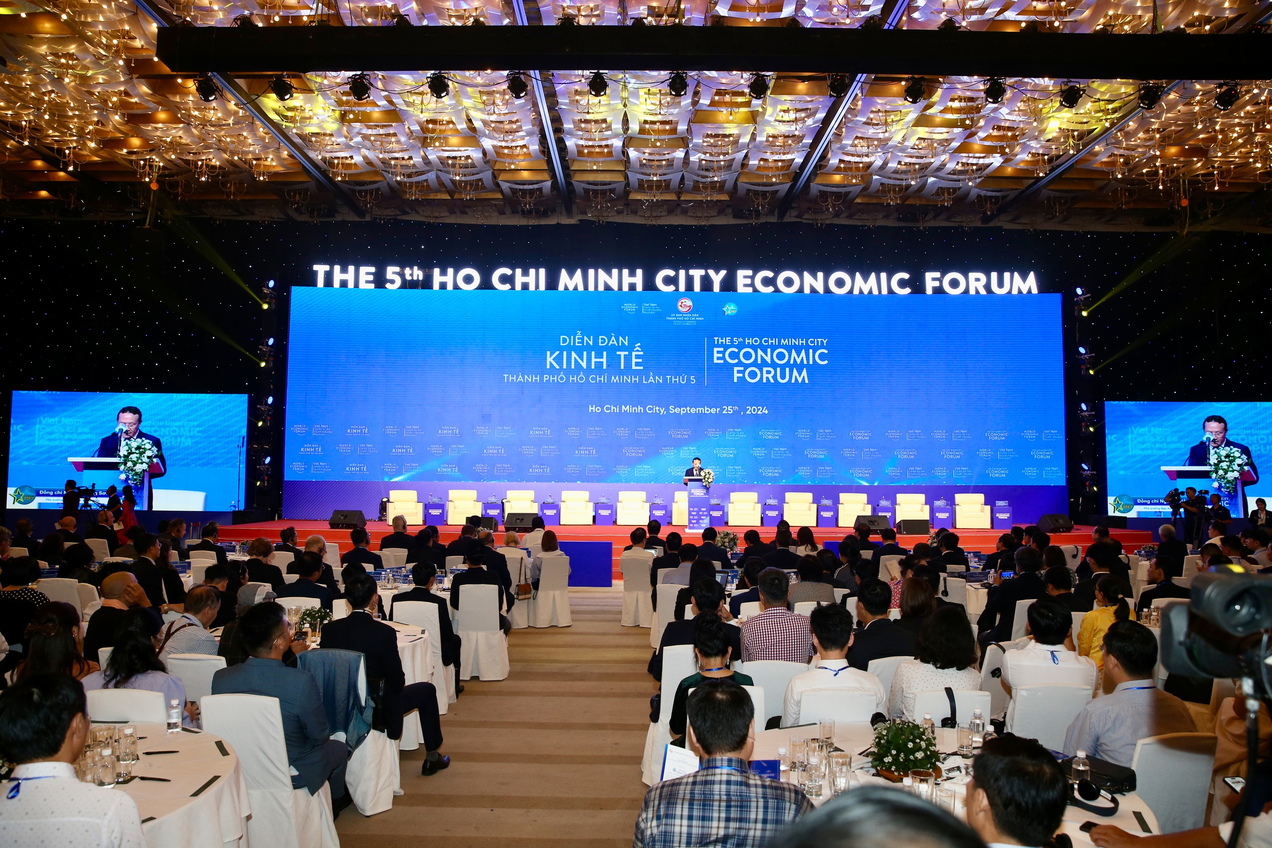 Phó thủ tướng kiểm tra tiến độ Diễn đàn kinh tế mùa thu 2025 tại TP HCM - Ảnh 4.