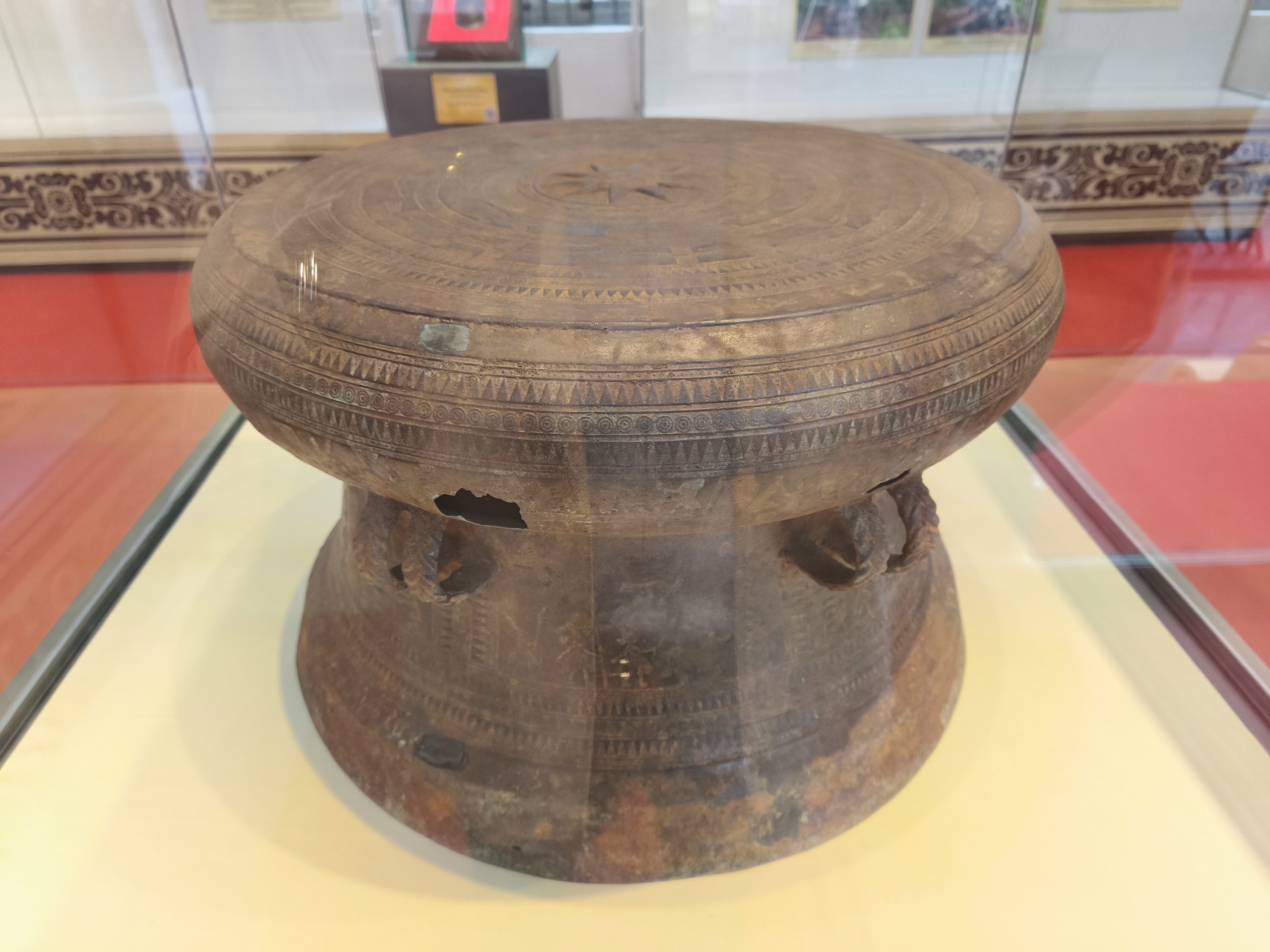 Lần đầu trưng bày bảo vật quốc gia tượng Bồ tát Tara hoàn chỉnh - Ảnh 13. Lần đầu trưng bày bảo vật quốc gia tượng Bồ tát Tara hoàn chỉnh - Ảnh 13.