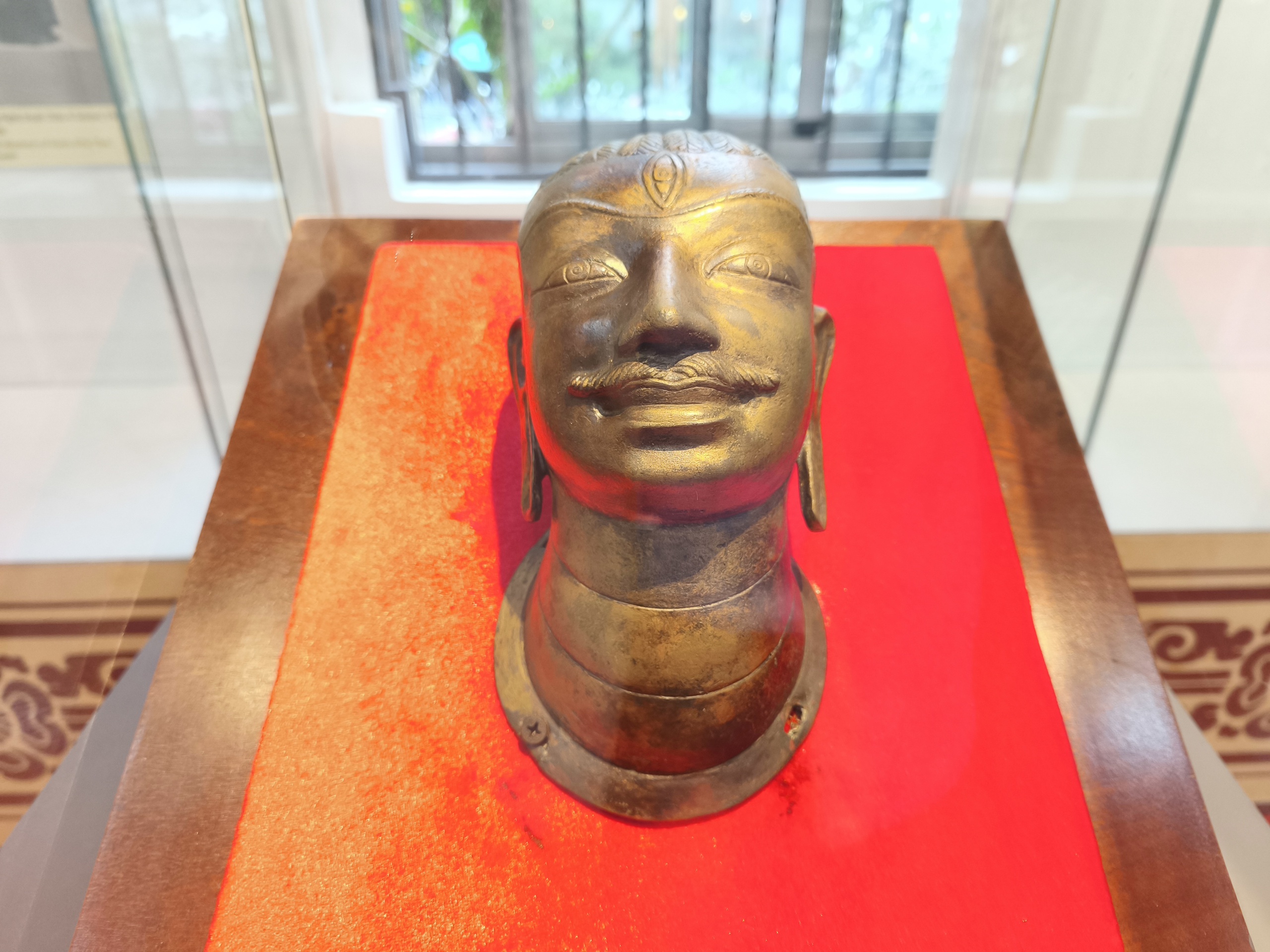 Lần đầu trưng bày bảo vật quốc gia tượng Bồ tát Tara hoàn chỉnh - Ảnh 14. Lần đầu trưng bày bảo vật quốc gia tượng Bồ tát Tara hoàn chỉnh - Ảnh 14.