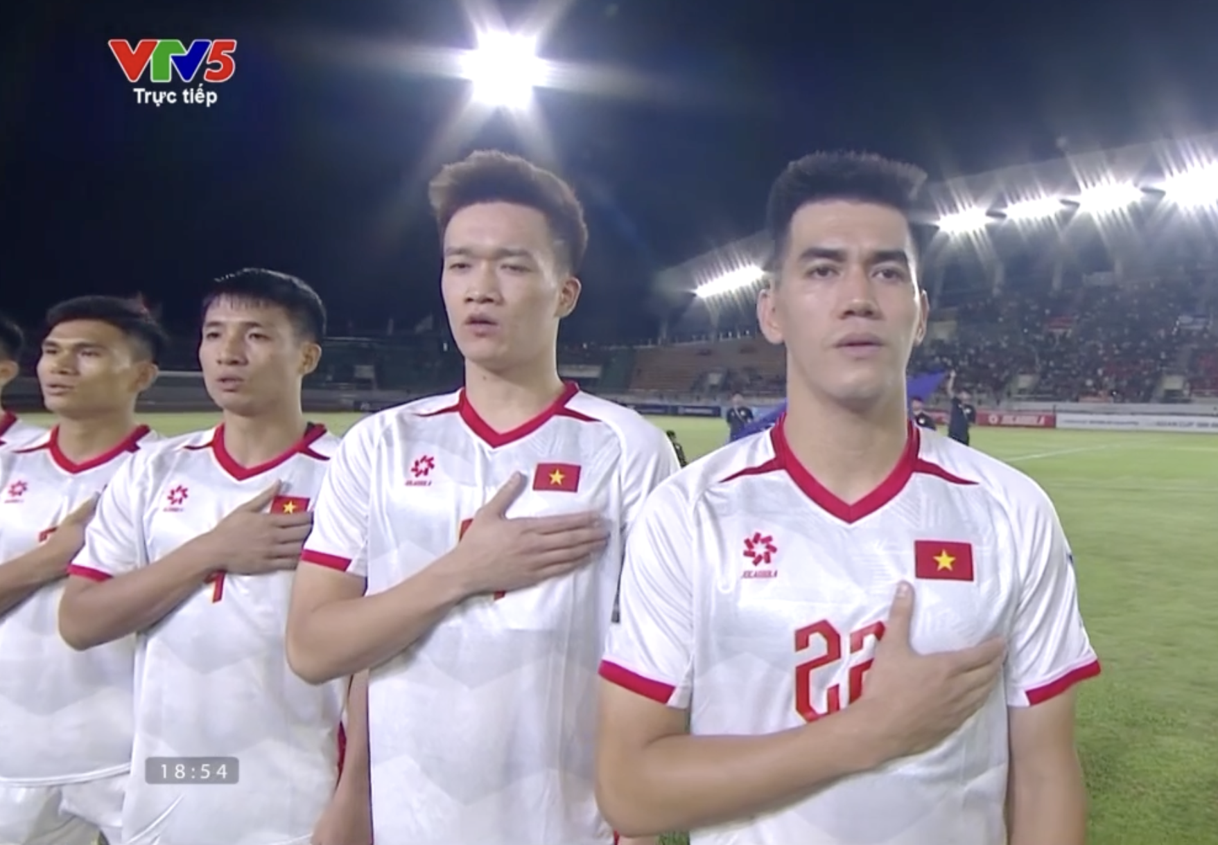 Xuân Son lập công ngày tái xuất nhưng ĐT Việt Nam chỉ thắng nhẹ Lào- Ảnh 12.