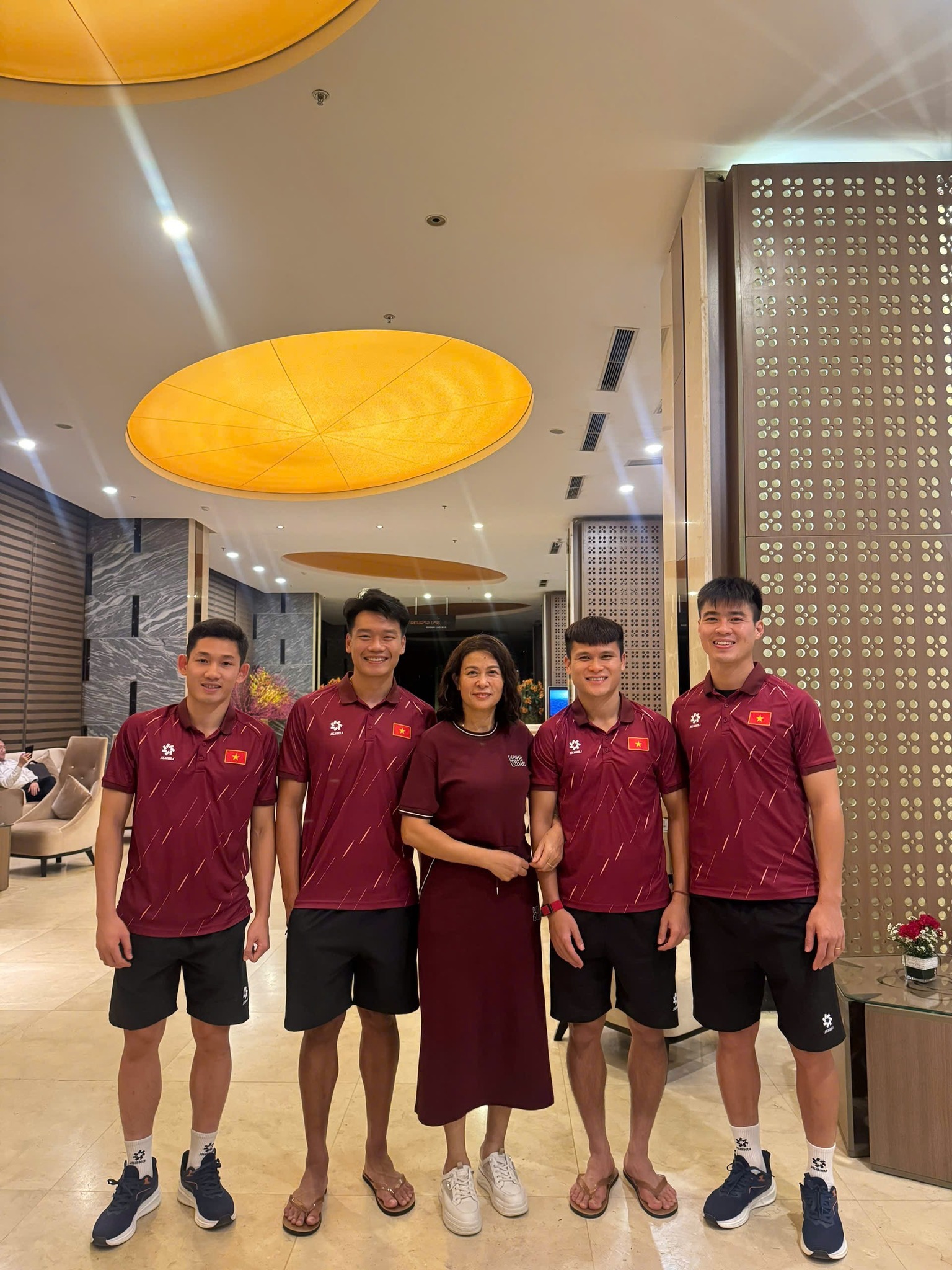 Xuân Son lập công ngày tái xuất nhưng ĐT Việt Nam chỉ thắng nhẹ Lào- Ảnh 20.