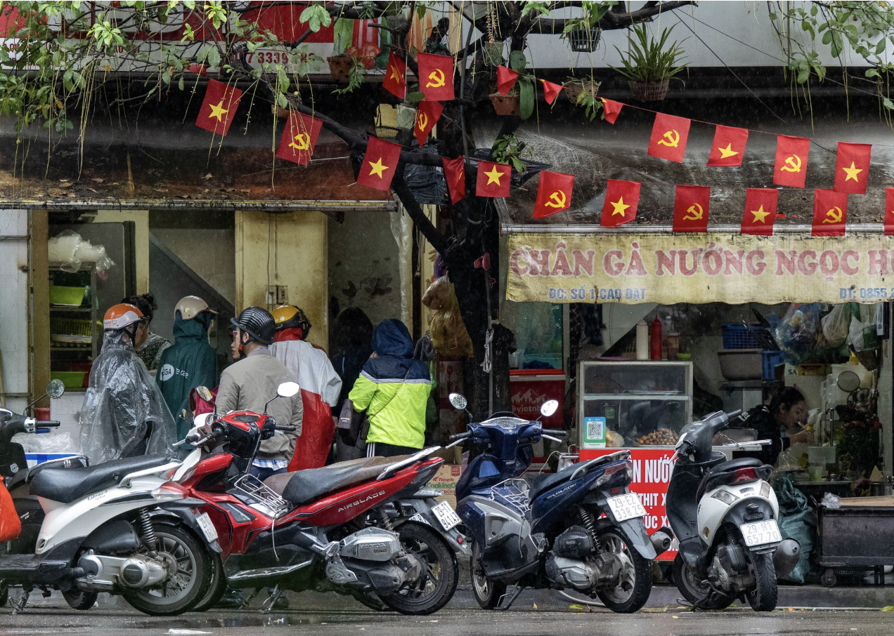 1763567255 77 Thuc te tai hang banh chuoi Ha Noi khien khach