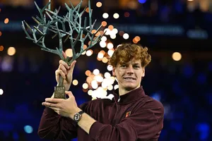 Sinner chính thức đoạt lại vị trí số 1 thế giới từ Alcaraz