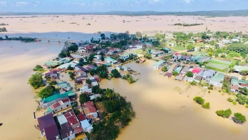 Thủy điện xả tràn giữa lúc hạ du ngập nặng: Đắk Lắk chỉ đạo gì?- Ảnh 2.