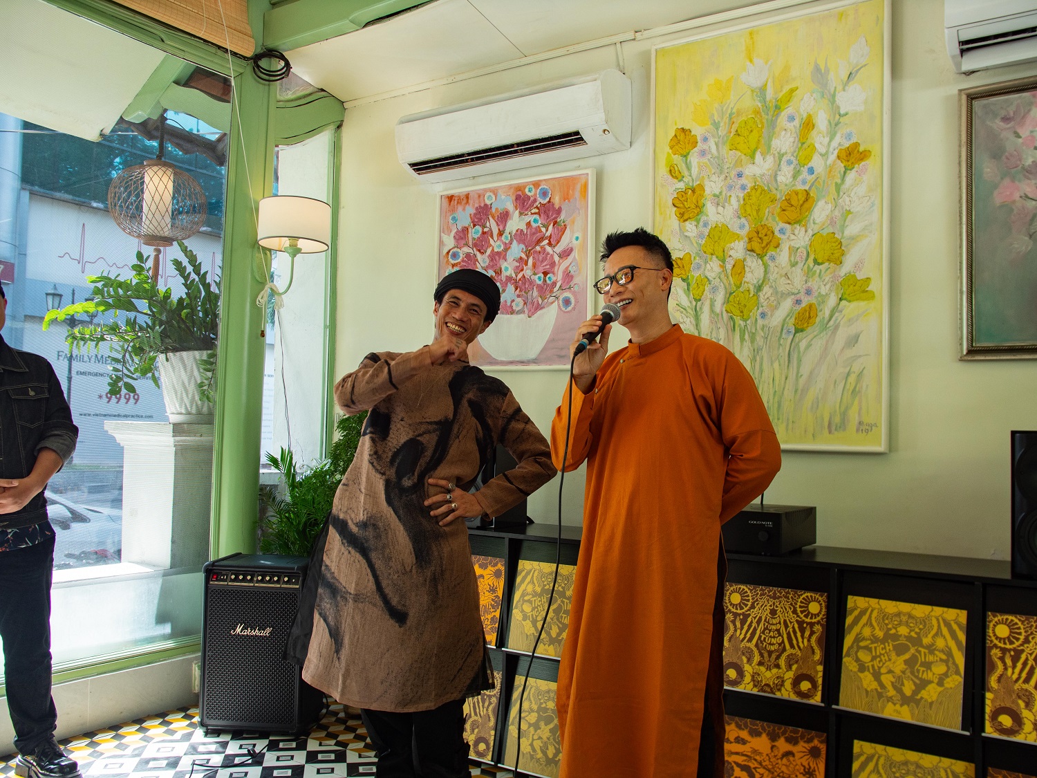 Ca sĩ Hoàng Bách: “Giờ tôi phải bào chữa ngay, tức quá mới phải nói”- Ảnh 6. Ca sĩ Hoàng Bách: “Giờ tôi phải bào chữa ngay, tức quá mới phải nói”- Ảnh 6.