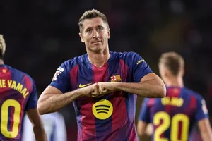 Sốc: Barcelona yêu cầu Lewandowski ngừng ghi bàn