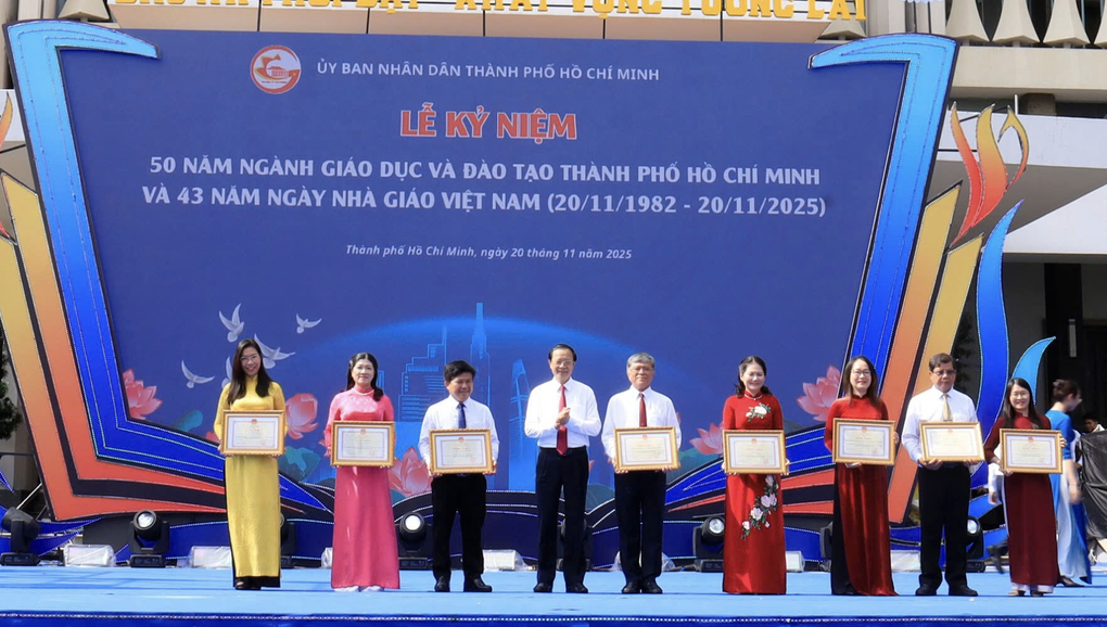 Ngành giáo dục TPHCM đi sau về trước, dám làm, dám đổi mới - 3
