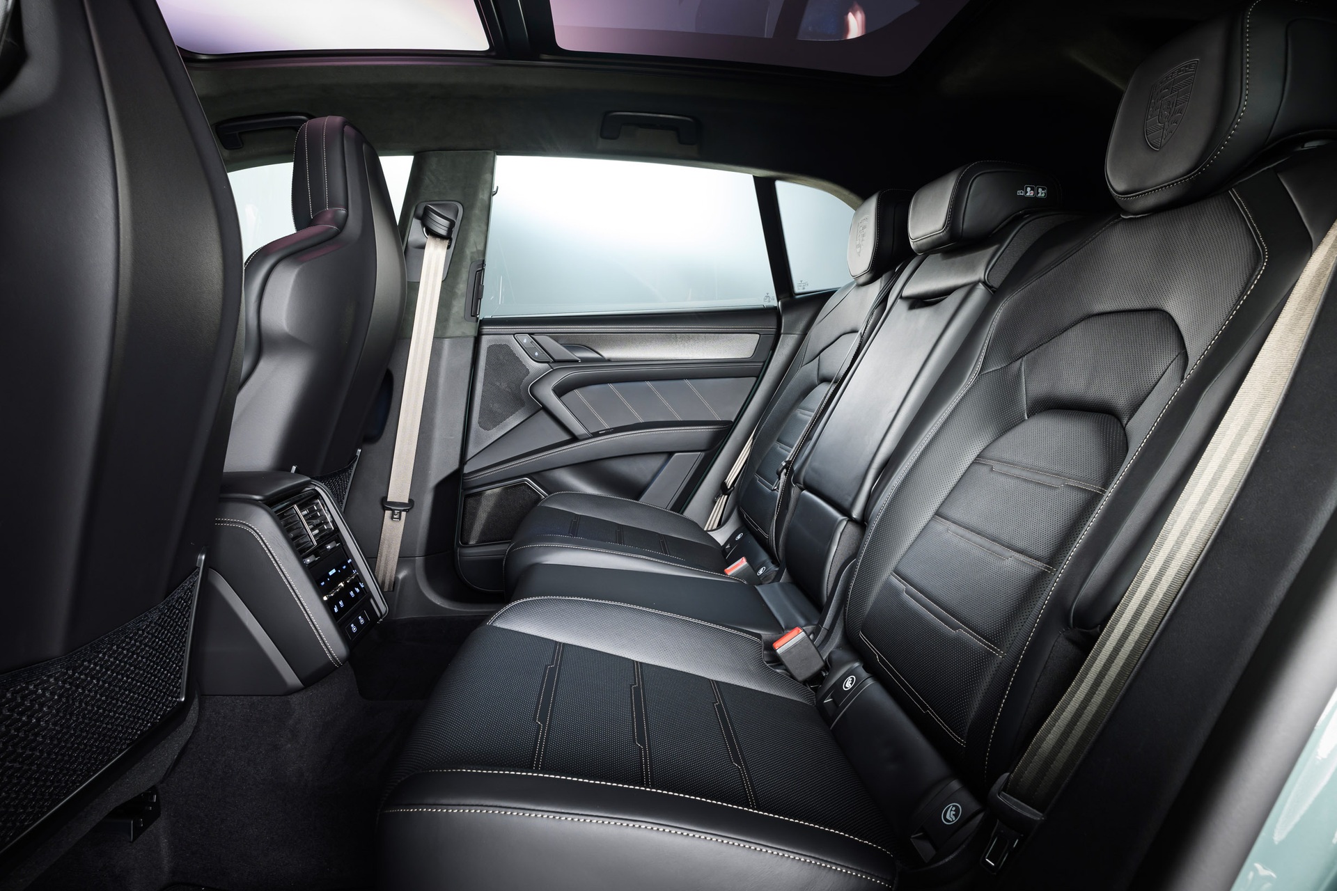 Cayenne Electric ra mắt: 1.139 mã lực, xe đường phố mạnh nhất của Porsche - 14