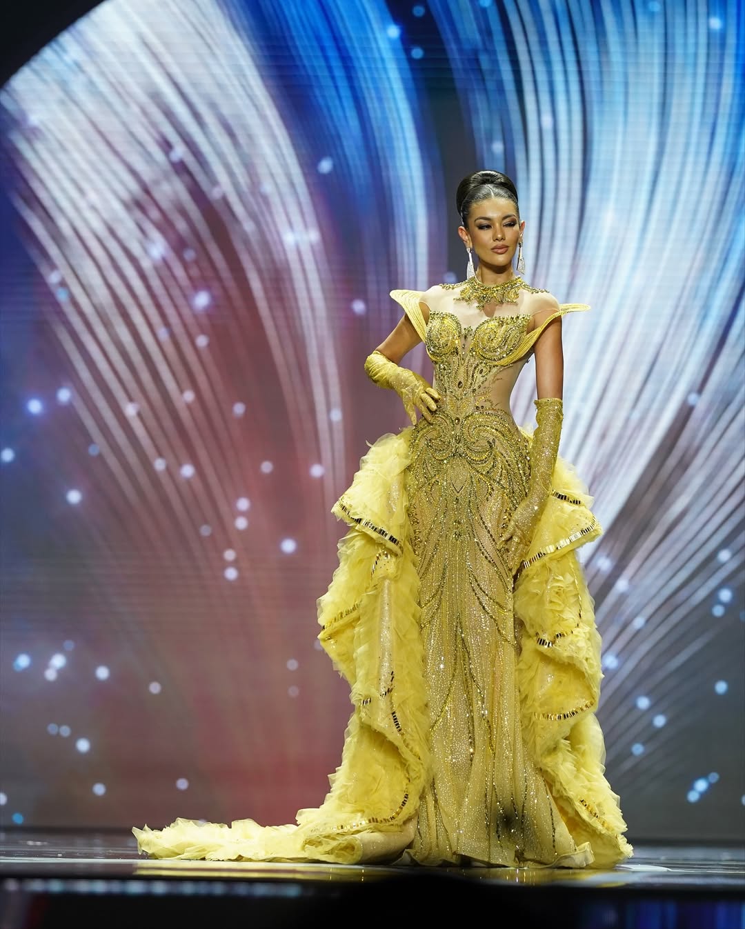 Thiết kế Việt tỏa sáng tại bán kết Miss Universe 2025 - Ảnh 2.