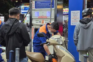 Chiều 20-11, giá xăng dầu giảm nhỏ giọt