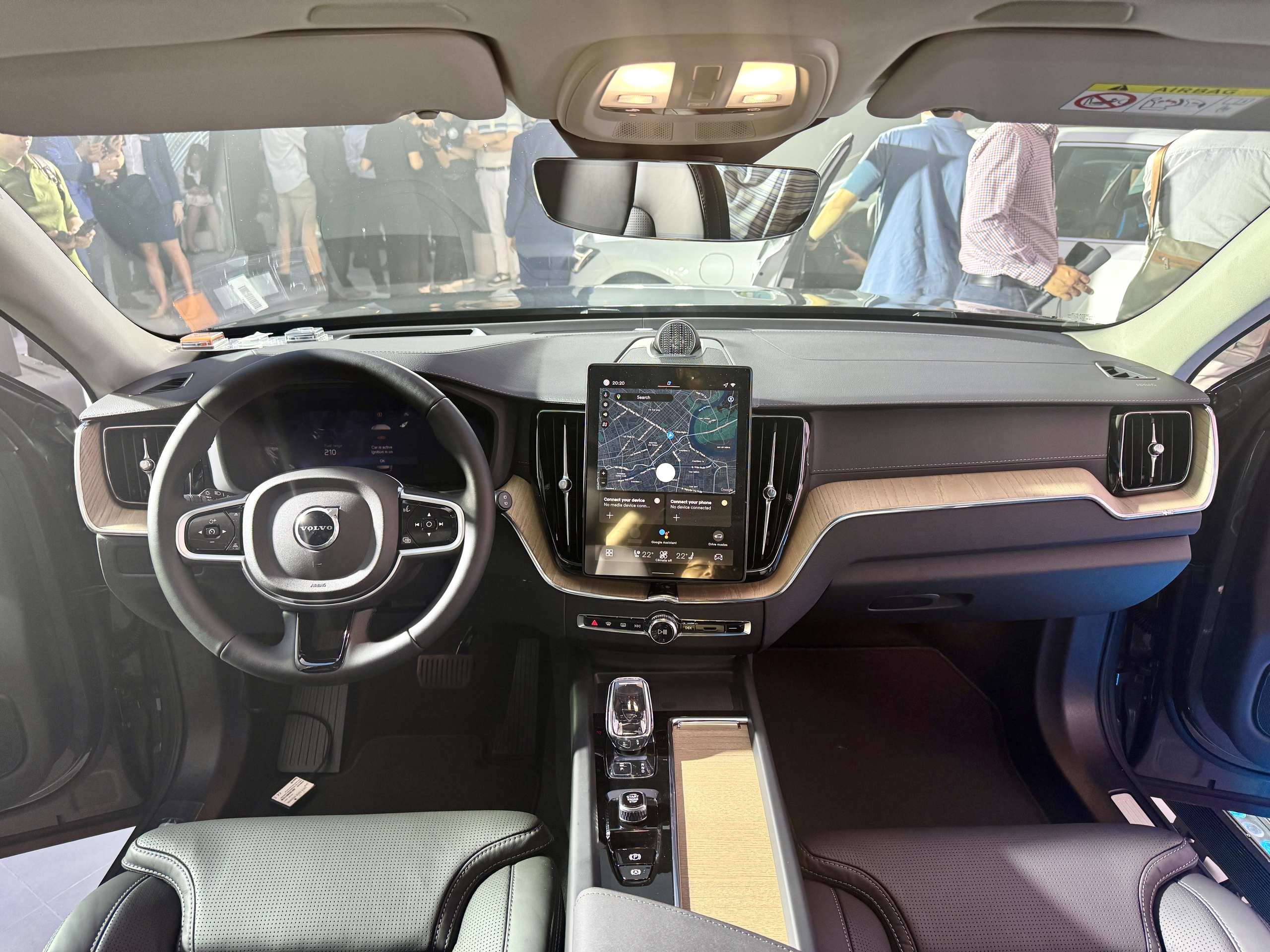 Bộ đôi Volvo XC60 và S90 mới giá từ 2,3 tỉ đồng tại Việt Nam - Ảnh 2.