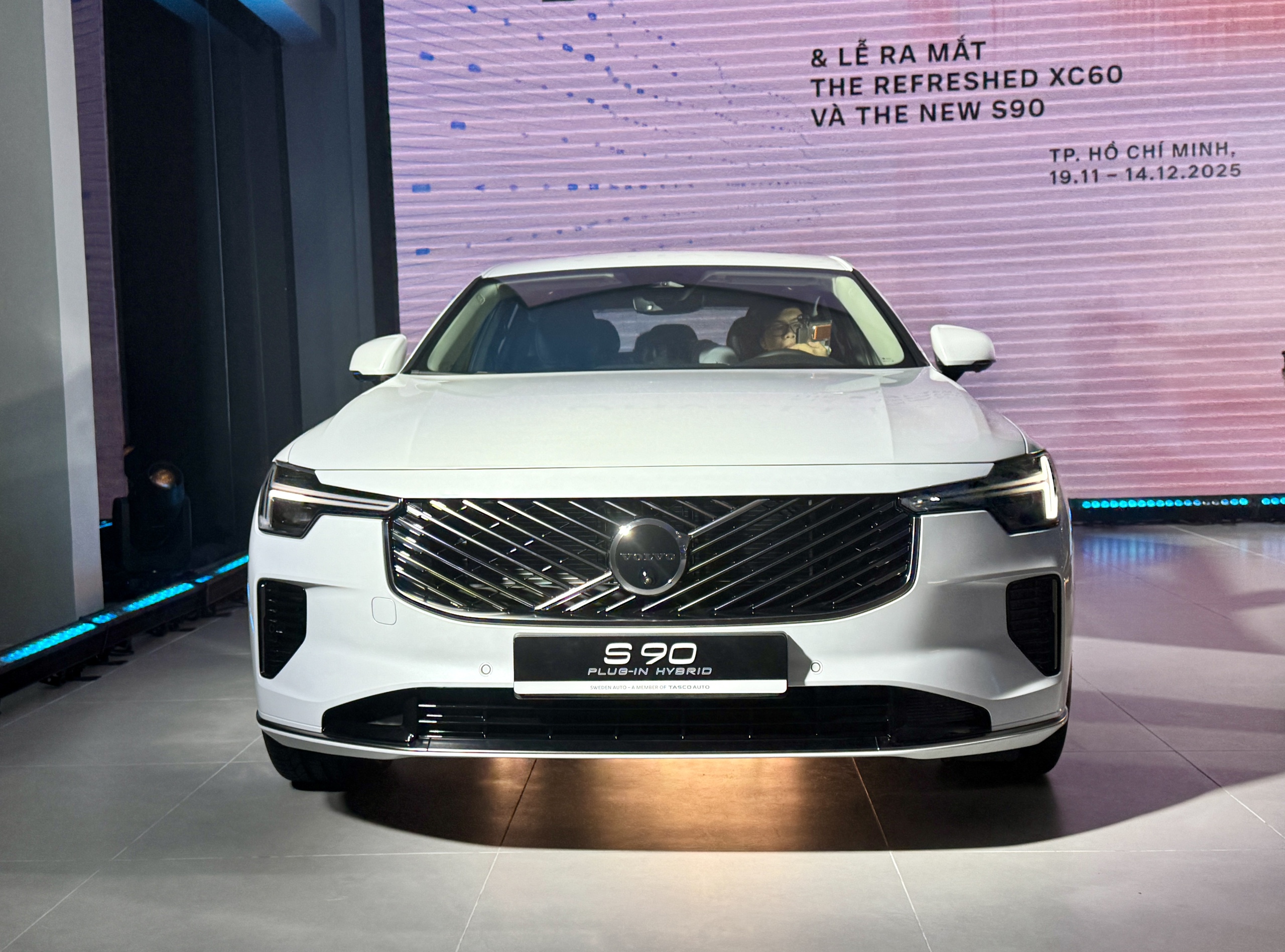 Bộ đôi Volvo XC60 và S90 mới giá từ 2,3 tỉ đồng tại Việt Nam - Ảnh 4.