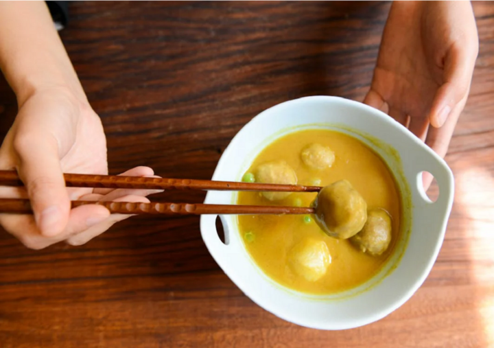 Vì sao người Việt kiêng 'nối đũa'?- Ảnh 2.