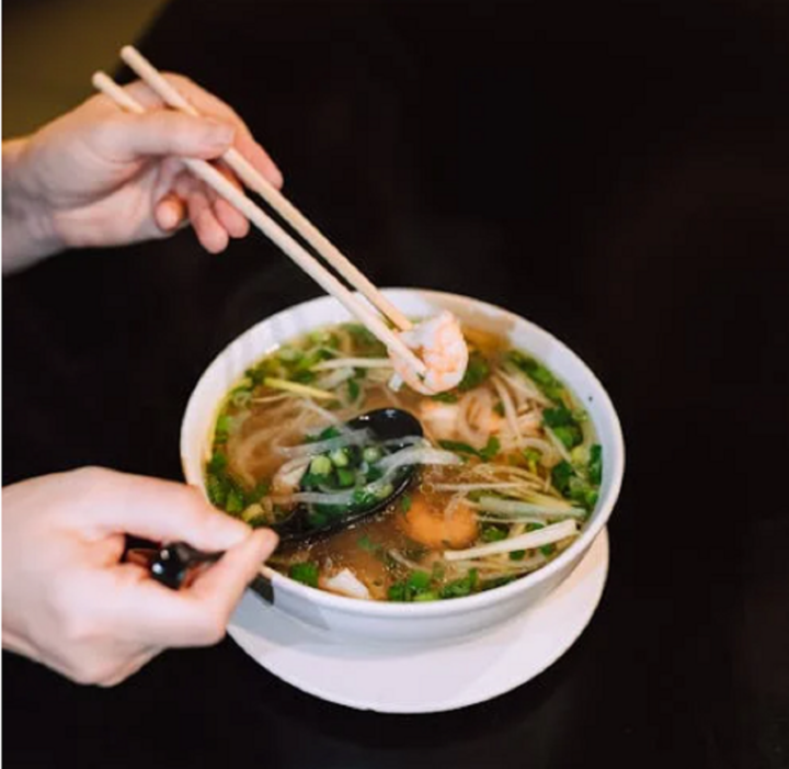 Vì sao người Việt kiêng 'nối đũa'?- Ảnh 3.