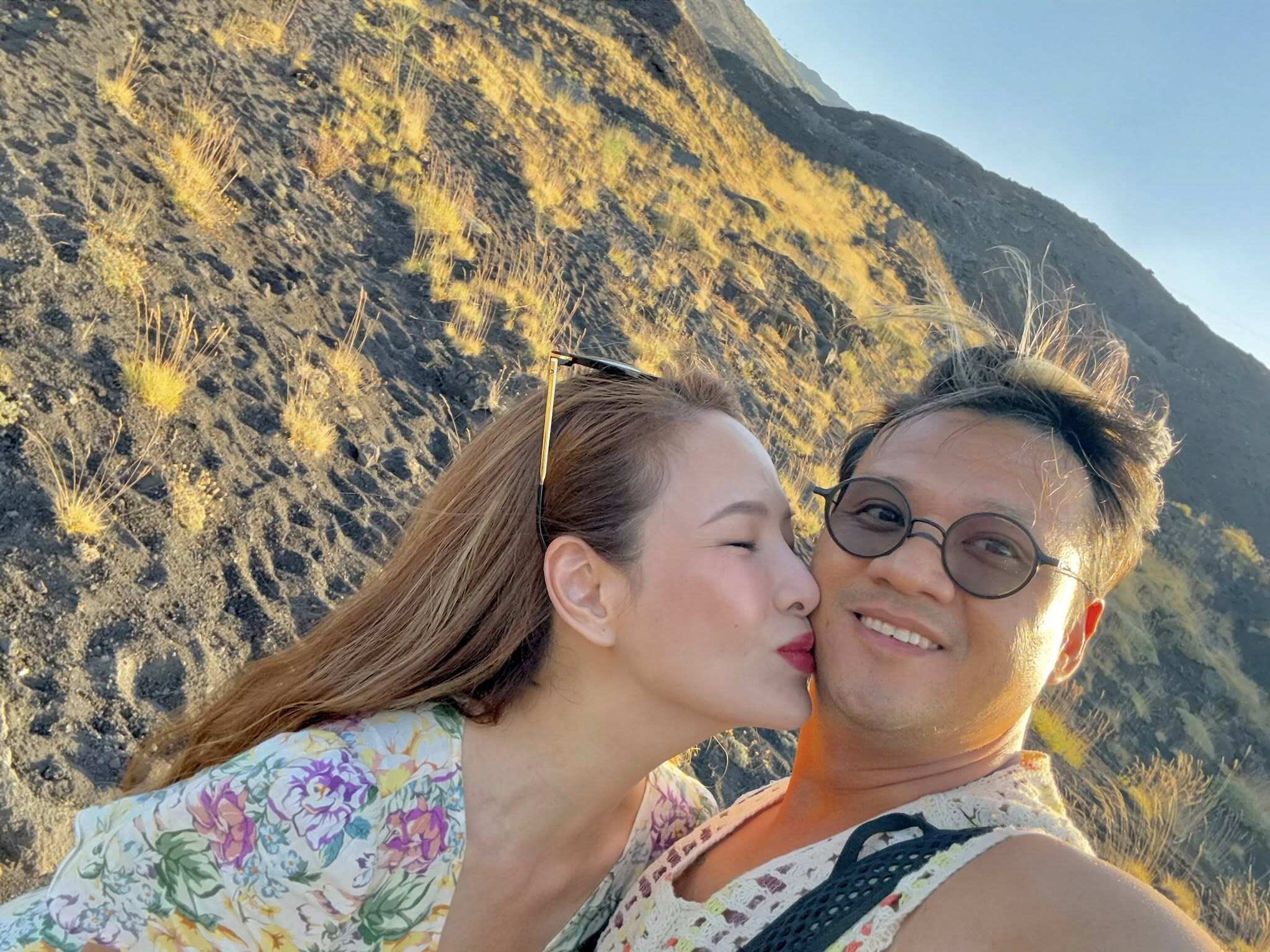 Cặp đôi thường xuyên chia sẻ những khoảnh khắc ngọt ngào.