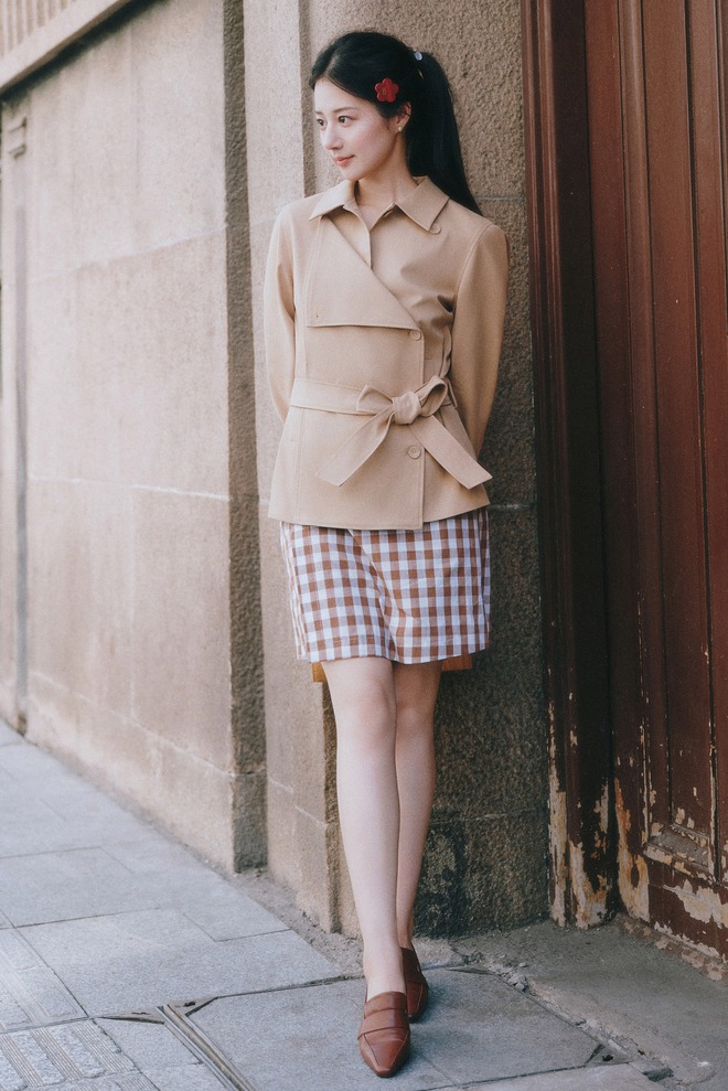 Kiểu họa tiết đẹp nhất mùa, tạo cá tính riêng cho trang phục - Ảnh 3.