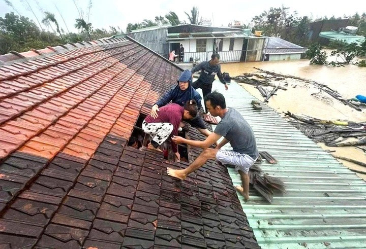 Hơn 19.000 ngôi nhà bị ngập, Gia Lai xin hỗ trợ khẩn cấp 2.000 tấn gạo- Ảnh 2.