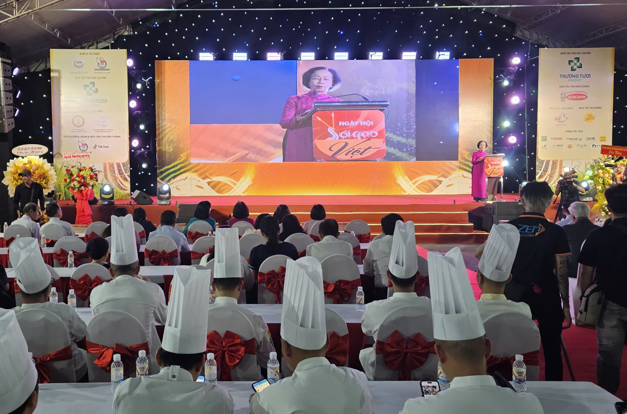 ngày hội - Ảnh 2.