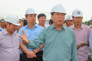 Cao tốc Cần Thơ - Cà Mau: Thi công cuốn chiếu, không để dồn việc