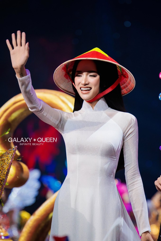 Cơ hội nào cho Hương Giang tại Miss Universe 2025 4 Hương Giang hút truyền thông quốc tế.