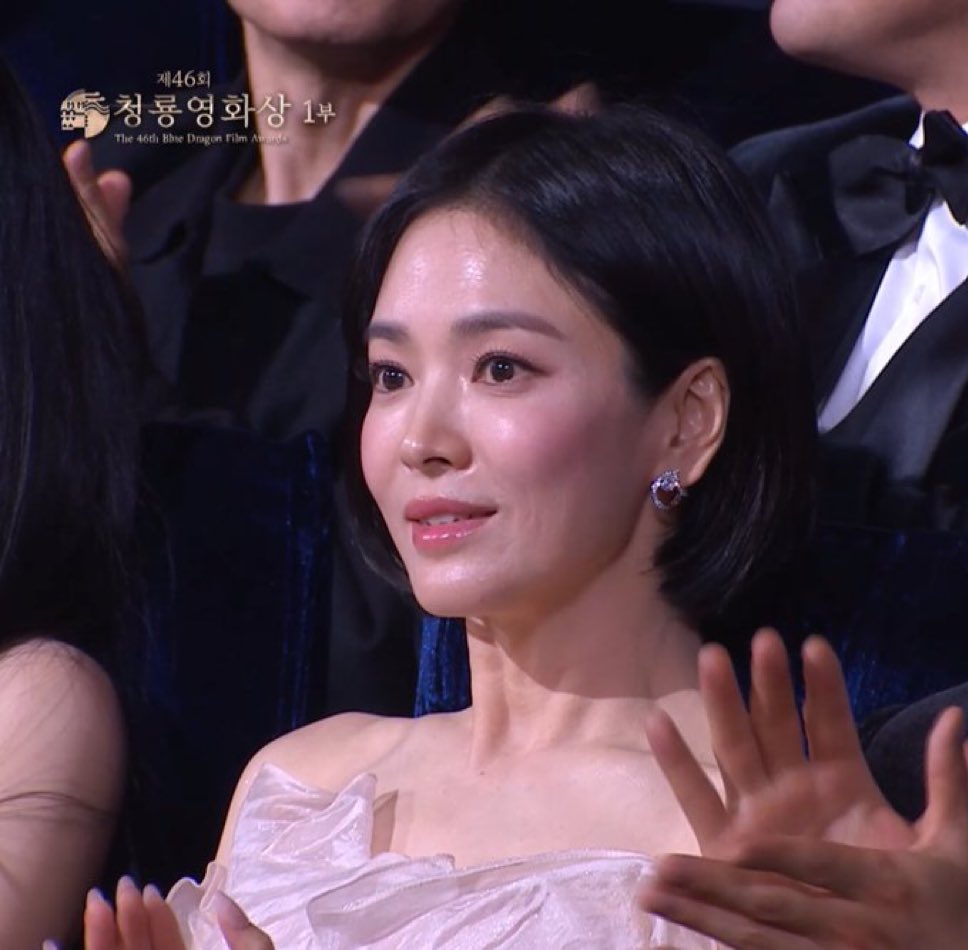 Song Hye Kyo và Son Ye Jin cùng làm một điều, không hổ danh 2 đại mỹ nhân showbiz- Ảnh 5.