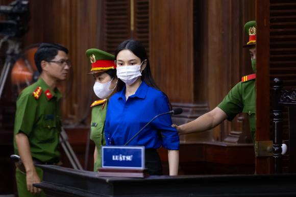 Hoa hậu Đặng Thu Thảo, chị gái Đặng Thu Thảo, Hoa hậu Thùy Tiên, Nguyễn Thúc Thùy Tiên, sao Việt